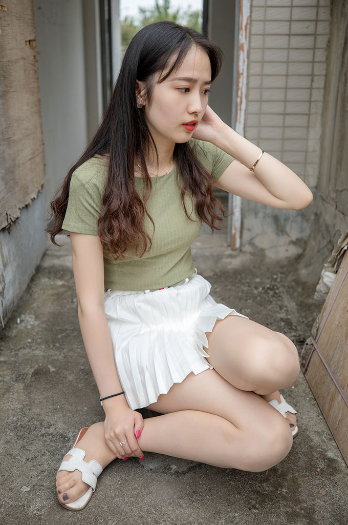 图片[3]-B028-侧颜超美的小姐姐-爱丝时刻