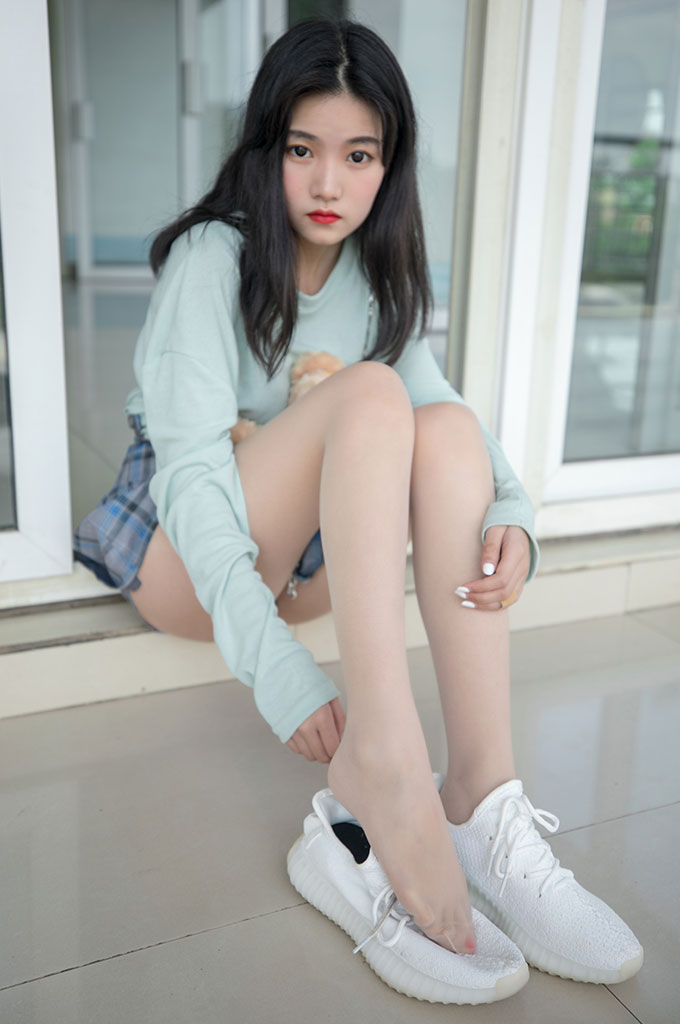 图片[3]-B069-小白鞋的丝袜-爱丝时刻
