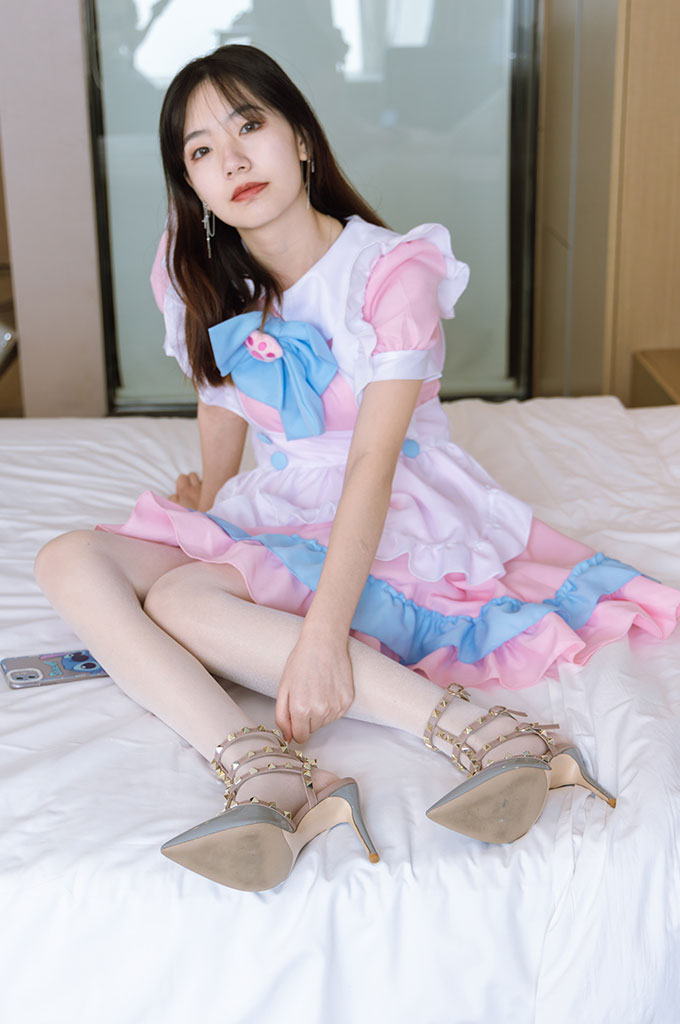 图片[4]-W018–两双高跟鞋、珠光白丝、女仆装-爱丝时刻