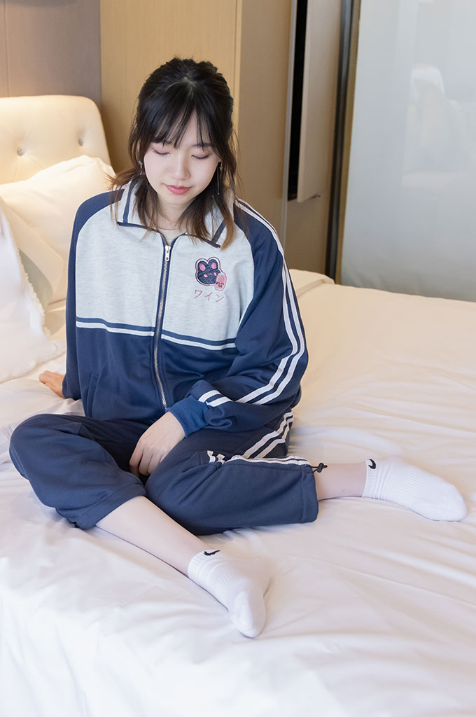 图片[2]-W052-运动鞋、白棉袜、白丝-爱丝时刻