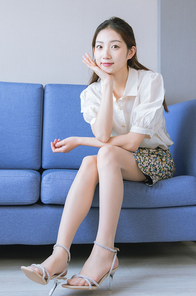 图片[4]-W065-三双高跟鞋、肉丝、裸足-爱丝时刻