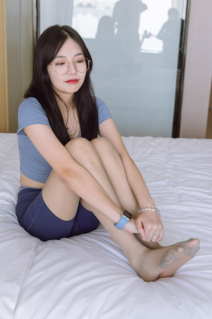 图片[2]-W083-运动鞋、白棉袜、灰丝（脚尖加固款）、瑜伽裤裤里丝-爱丝时刻