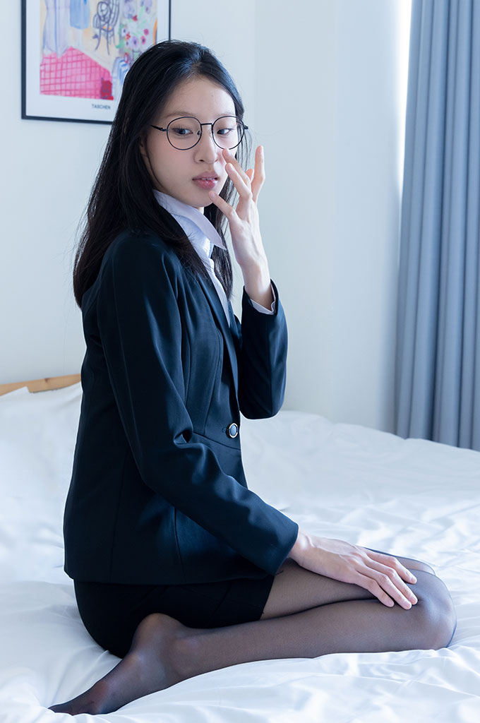 图片[3]-W132-高跟鞋、黑色丝袜、ol风-爱丝时刻