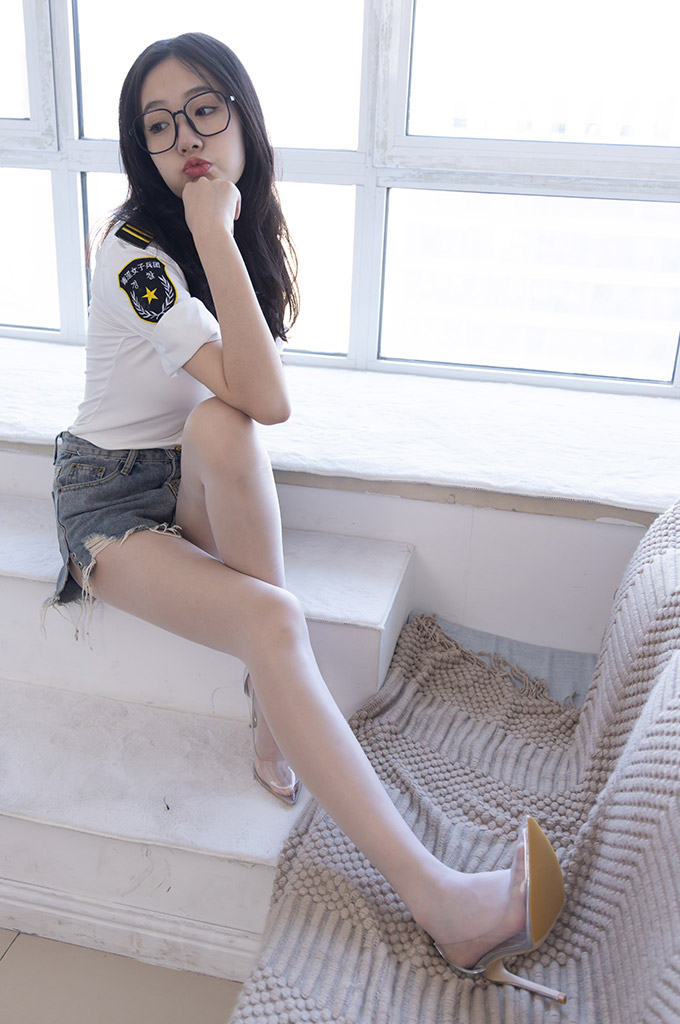 图片[3]-W163-透明高跟、白丝、穿鞋往鞋里倒酸奶-爱丝时刻