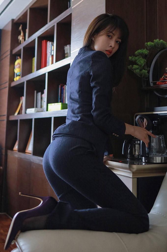 图片[3]-D004-职业装里的黑丝-爱丝时刻