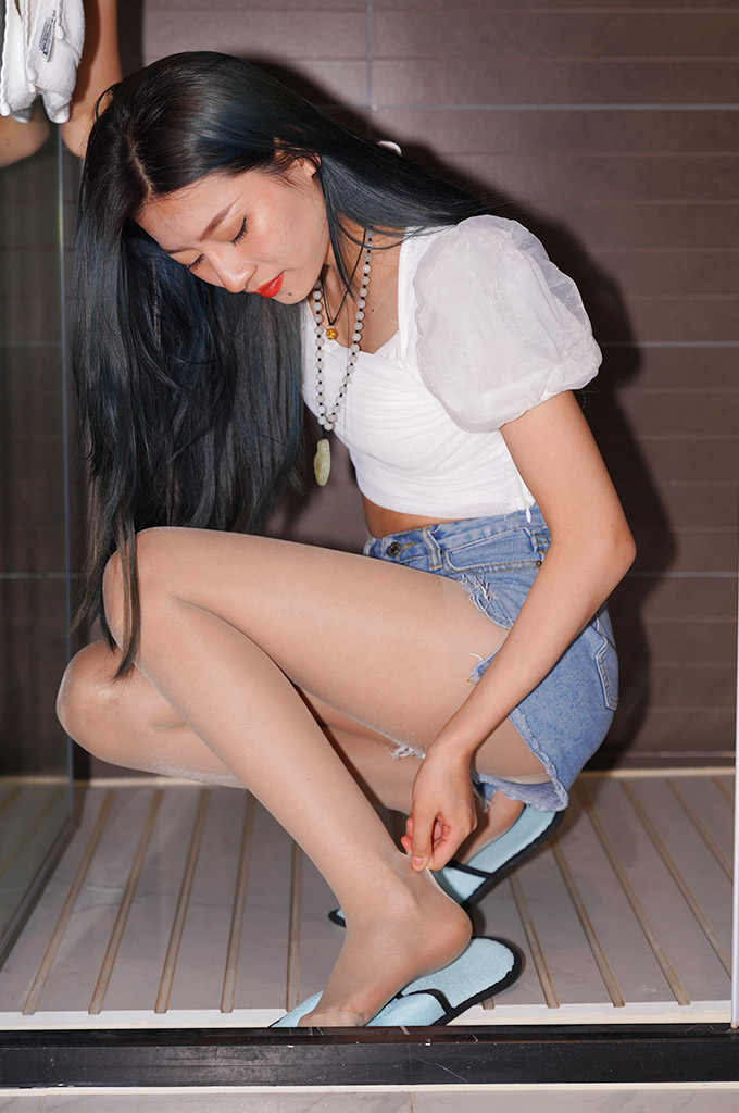 图片[4]-D011-肉丝紧身牛仔热裤-爱丝时刻