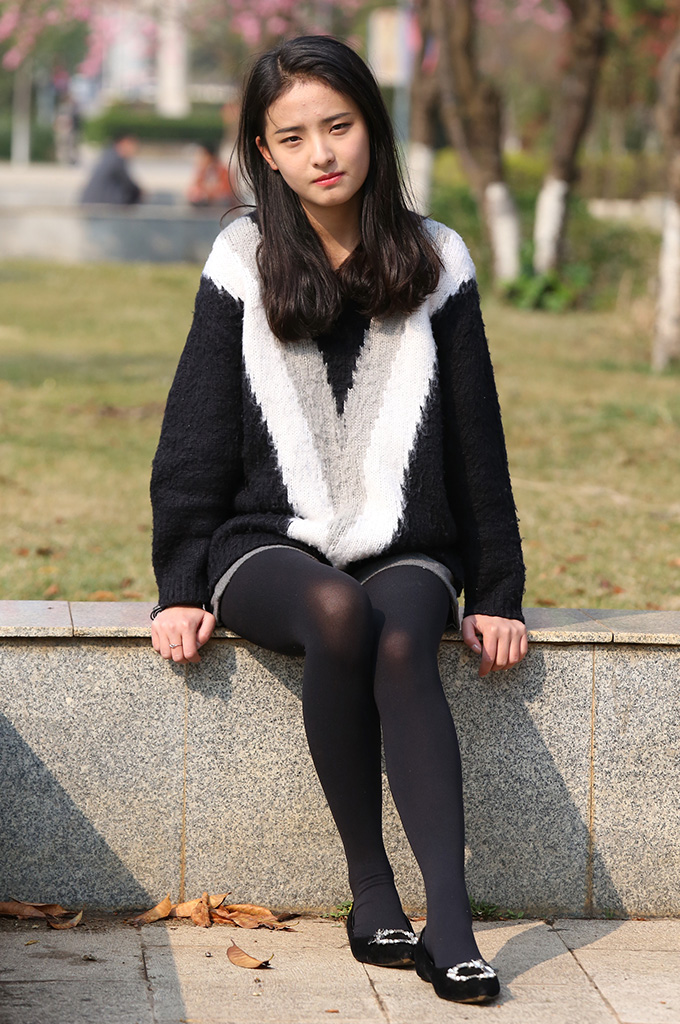 图片[2]-D032-穿厚黑丝的学姐1-爱丝时刻